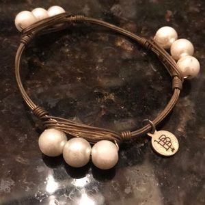 Pearl bourbon and bowtie bracelet